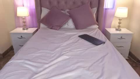 ZaraQuiinn online show from September 13, 2025, 1:55 pm