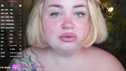 Lola online show from October 15, 2025, 7:41 am