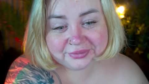 Lola online show from November 18, 2025, 6:51 am