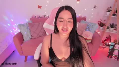 Zara online show from October 11, 2025, 10:52 pm