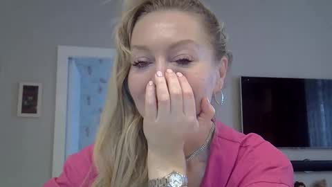 Zarina Swift online show from October 10, 2025, 4:33 am