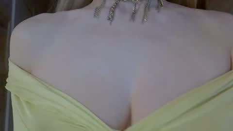 Zarina Swift online show from March 12, 2026, 4:51 am