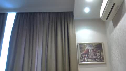 Snapshot of zarinaswift chatting on May 13, 2026, 4:54 am Zarina Swift online show from May 13, 2026, 4:54 am