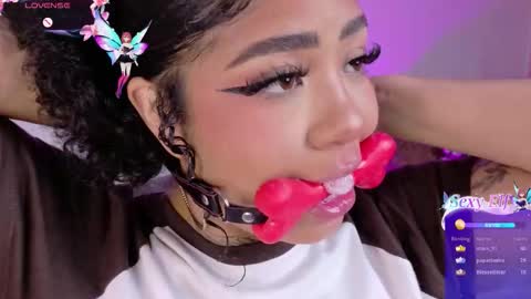 zaya_1 online show from February 25, 2026, 1:43 pm