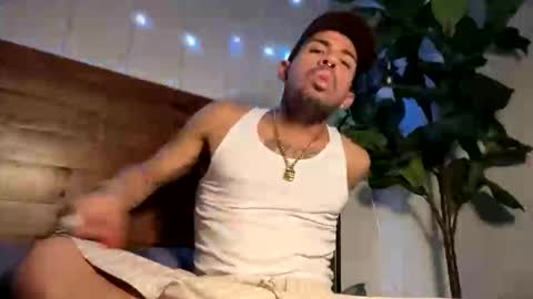 Snapshot of zayd3n69 chatting on October 29, 2025, 7:54 am zayden online show from October 29, 2025, 7:54 am