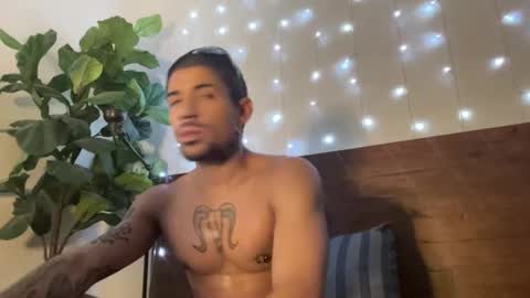 Snapshot of zayd3n69 chatting on November 17, 2025, 6:14 pm zayden online show from November 17, 2025, 6:14 pm