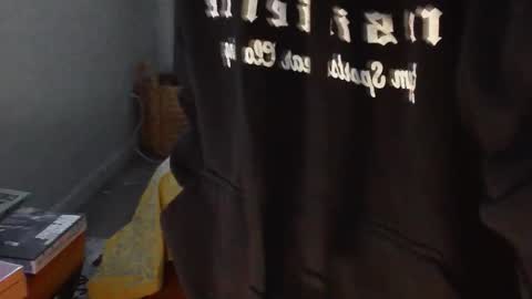 Snapshot of zayd3n69 chatting on November 23, 2025, 10:20 pm zayden online show from November 23, 2025, 10:20 pm