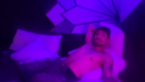 Snapshot of zayd3n69 chatting on February 14, 2026, 9:33 pm zayden online show from February 14, 2026, 9:33 pm