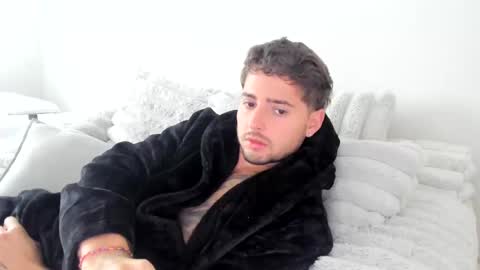 Snapshot of zaylanez chatting on November 4, 2025, 6:29 pm Zay lanez online show from November 4, 2025, 6:29 pm