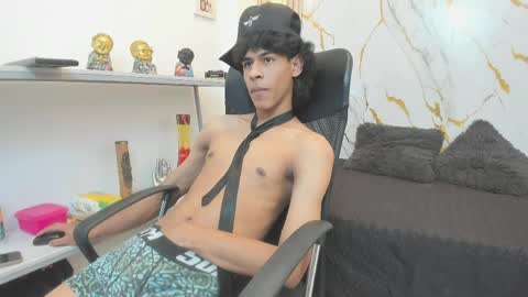 Zayn online show from May 1, 2026, 7:18 pm