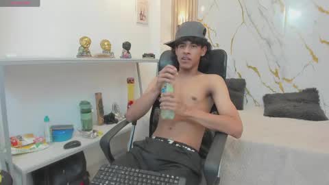 Zayn online show from May 12, 2026, 6:49 pm