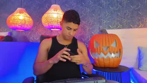 Zayn Cross online show from October 24, 2025, 5:37 am