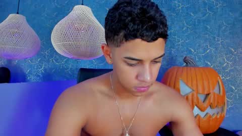 Zayn Cross online show from November 5, 2025, 5:51 am