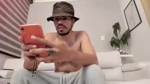 Snapshot of zaynshadow_ chatting on November 5, 2025, 1:38 am zaynshadow_ online show from November 5, 2025, 1:38 am