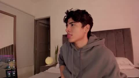 Hii im Zay.                 I save money for education. PVT Open. online show from November 30, 2025, 6:17 am