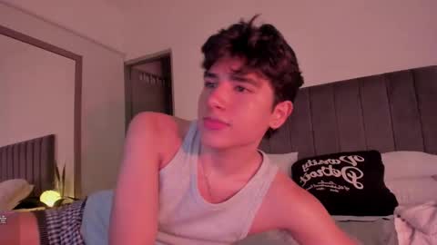 Snapshot of zayotto chatting on February 25, 2026, 5:17 am Hii im Zay. I save money for education. PVT Open. online show from February 25, 2026, 5:17 am