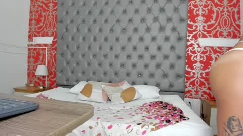 Snapshot of zean_lee chatting on February 4, 2025, 11:27 am Karolyne online show from February 4, 2025, 11:27 am