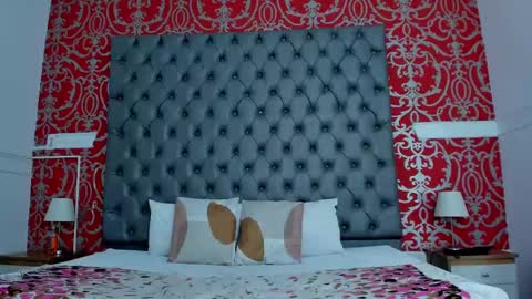 Snapshot of zean_lee chatting on February 10, 2025, 5:30 pm Karolyne online show from February 10, 2025, 5:30 pm