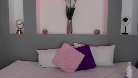 Snapshot of zean_lee chatting on February 19, 2025, 7:38 pm Karolyne online show from February 19, 2025, 7:38 pm