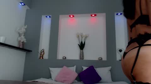 Snapshot of zean_lee chatting on February 22, 2025, 5:24 pm Karolyne online show from February 22, 2025, 5:24 pm