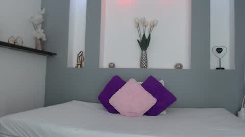 Snapshot of zean_lee chatting on February 27, 2025, 2:21 pm Karolyne online show from February 27, 2025, 2:21 pm