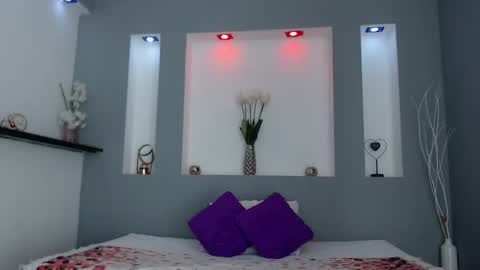 Snapshot of zean_lee chatting on March 5, 2025, 7:05 am Karolyne online show from March 5, 2025, 7:05 am