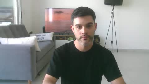 Zehfren online show from February 8, 2026, 6:44 pm