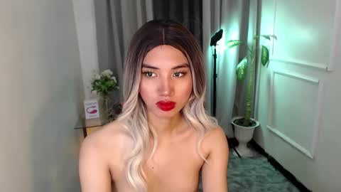 zelainalovetocum online show from January 24, 2025, 7:08 am