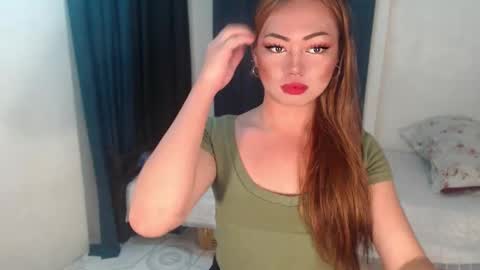 zemi_max online show from December 15, 2025, 1:32 am