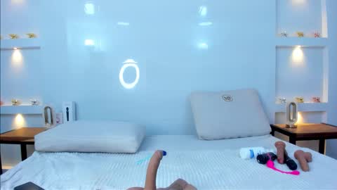 Zenda Evans online show from September 30, 2025, 4:28 am