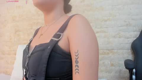 Snapshot of zenda_evans chatting on May 2, 2026, 11:48 am Zenda Evans online show from May 2, 2026, 11:48 am