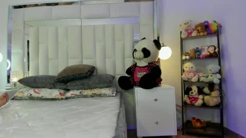 zendal Johns online show from January 21, 2025, 5:27 am