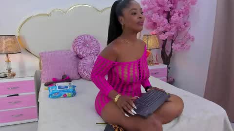 Snapshot of zendayarosse chatting on May 15, 2026, 9:55 pm zendayarosse online show from May 15, 2026, 9:55 pm