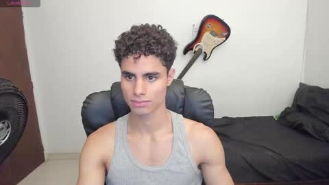 zenzhu online show from September 30, 2025, 2:49 am