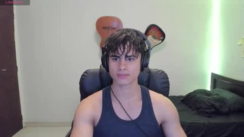 zenzhu online show from November 11, 2025, 10:43 pm