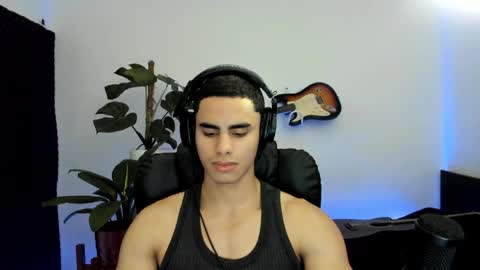 zenzhu online show from April 17, 2026, 12:02 am