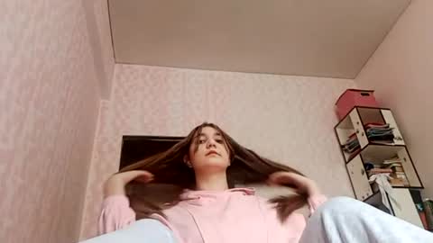 Snapshot of zeniabrossoit chatting on March 26, 2026, 5:24 am zeniabrossoit online show from March 26, 2026, 5:24 am