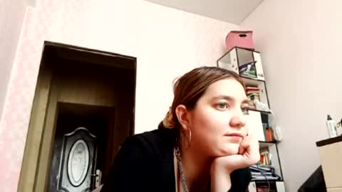 Snapshot of zeniabrossoit chatting on April 22, 2026, 8:28 am zeniabrossoit online show from April 22, 2026, 8:28 am