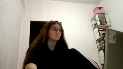 Snapshot of zeniabrossoit chatting on May 8, 2026, 2:33 pm zeniabrossoit online show from May 8, 2026, 2:33 pm