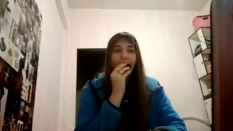 Snapshot of zeniabrossoit chatting on May 25, 2026, 1:50 pm zeniabrossoit online show from May 25, 2026, 1:50 pm