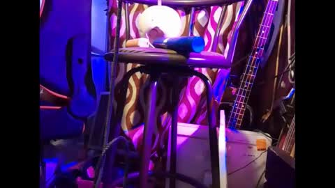 Snapshot of zeroandhero chatting on December 21, 2025, 10:11 am zero online show from December 21, 2025, 10:11 am