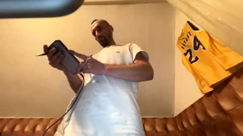 zervale online show from September 16, 2025, 2:34 am