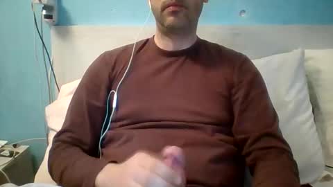 Snapshot of zeus00811 chatting on March 31, 2026, 5:41 am zeus online show from March 31, 2026, 5:41 am