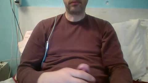 Snapshot of zeus00811 chatting on April 1, 2026, 6:03 am zeus online show from April 1, 2026, 6:03 am