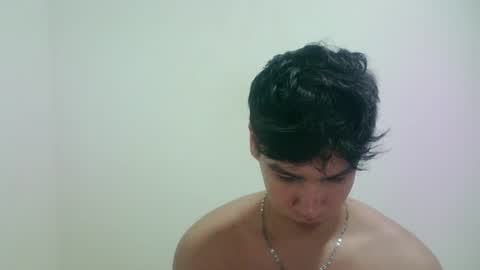 Snapshot of zeus_183 chatting on June 21, 2026, 12:35 am zeus_183 online show from June 21, 2026, 12:35 am