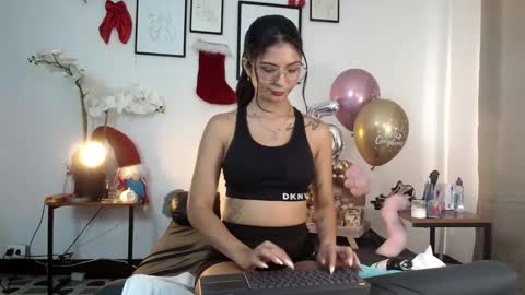 Snapshot of zeus_millers chatting on December 27, 2024, 9:22 pm zeus_millers online show from December 27, 2024, 9:22 pm