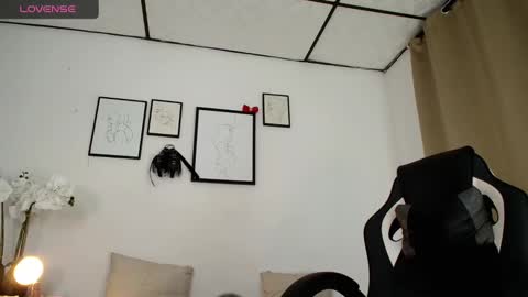 Snapshot of zeus_millers chatting on January 17, 2025, 11:07 pm zeus_millers online show from January 17, 2025, 11:07 pm