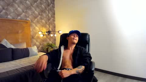 zeus online show from December 7, 2024, 6:04 pm