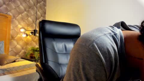 zeus online show from January 7, 2025, 8:24 am