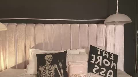 zhally_dee online show from September 30, 2025, 8:14 pm